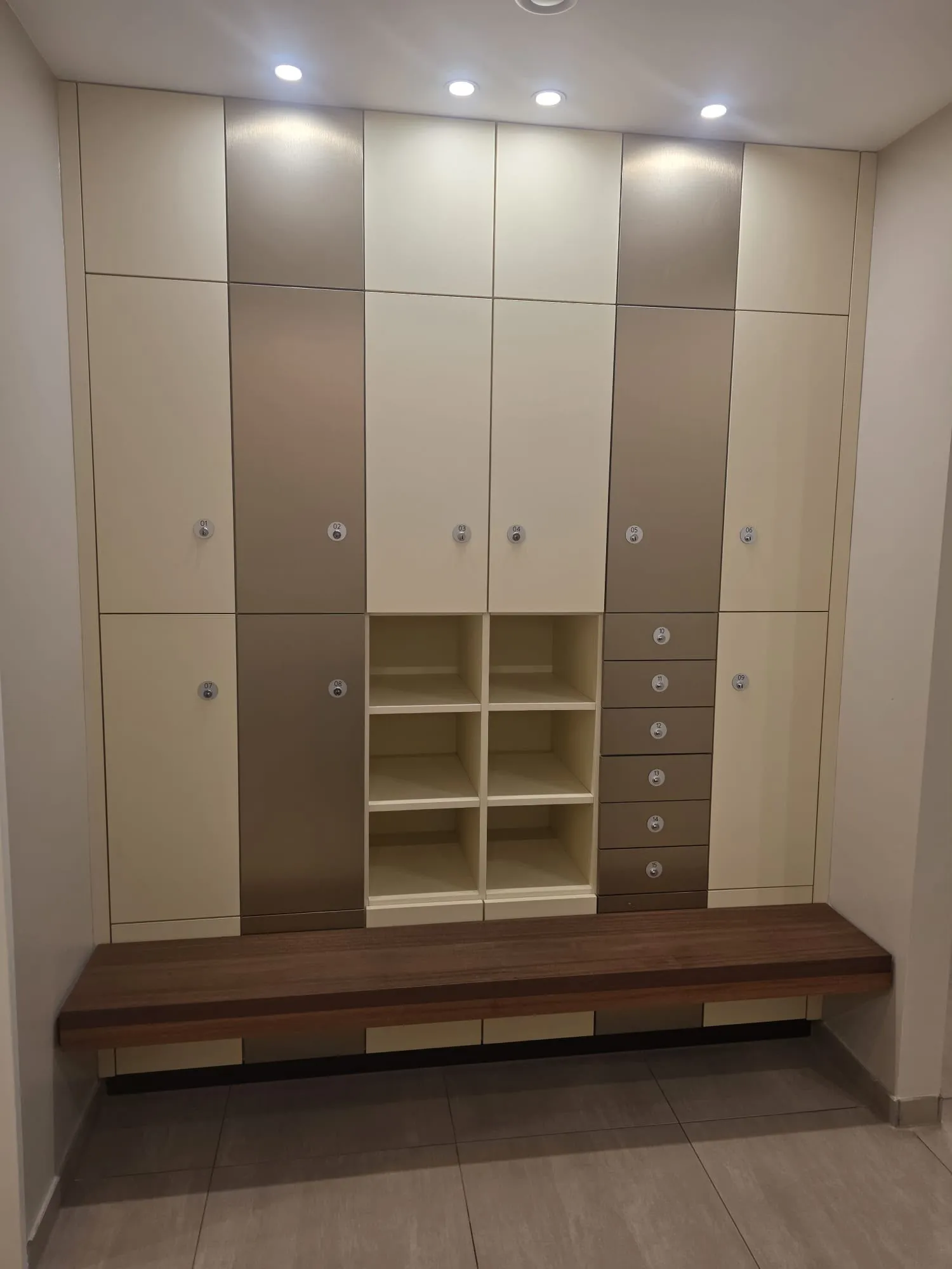 Umkleidekabine im Studio von Massagepoint Frankfurt